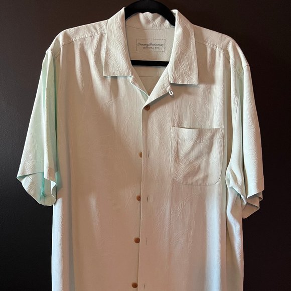 Tommy Bahama Other - Tommy Bahama Mint Green Button Down 100% silk, Size Medium